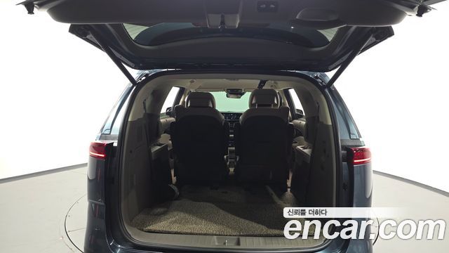 Kia Canival 2021 — photo 20