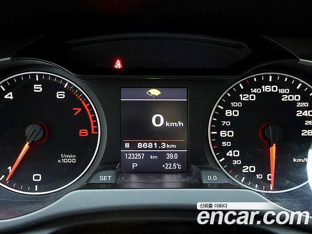 Audi A4 2011 — photo 6