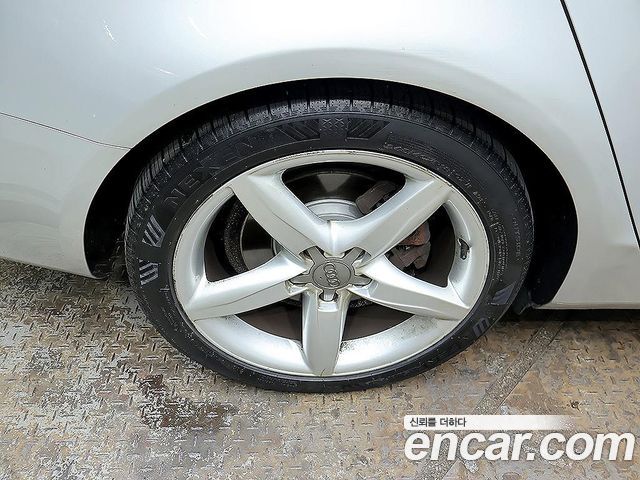 Audi A4 2011 — photo 8