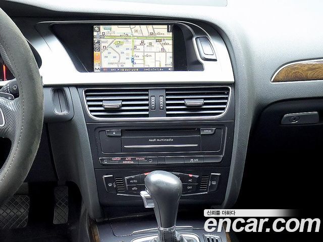 Audi A4 2011 — photo 9