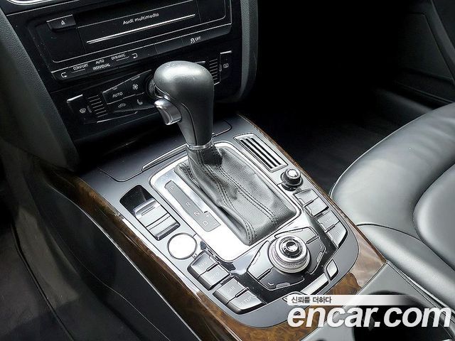 Audi A4 2011 — photo 10