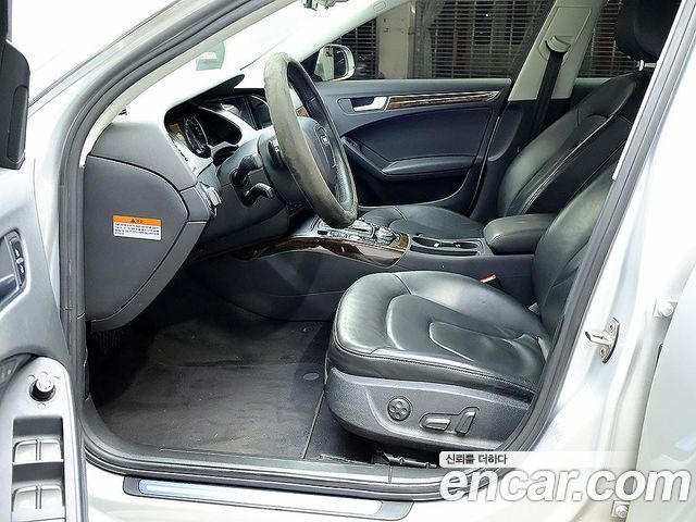 Audi A4 2011 — photo 11