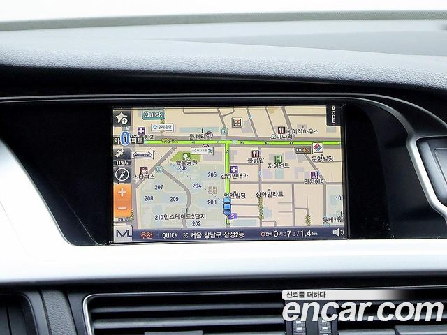 Audi A4 2011 — photo 18