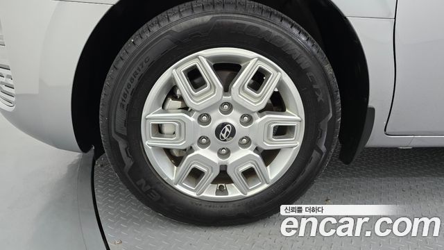 Hyundai Staria 2025 — photo 5