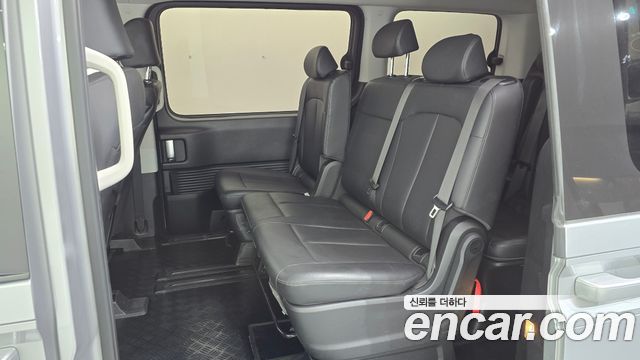 Hyundai Staria 2025 — photo 17