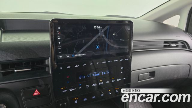 Hyundai Staria 2025 — photo 18