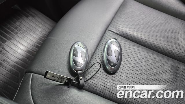Hyundai Staria 2025 — photo 21