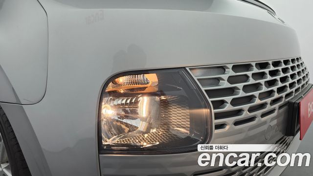 Hyundai Staria 2025 — photo 8