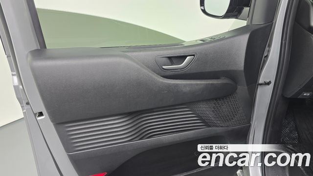Hyundai Staria 2025 — photo 14