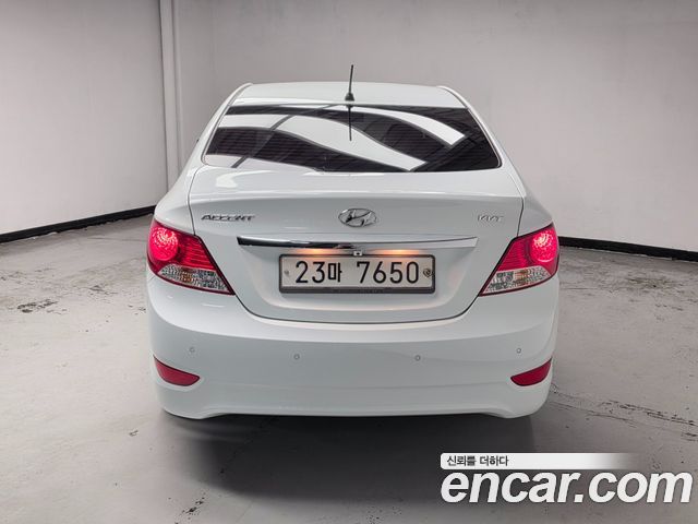 Hyundai Accent 2015 — photo 4