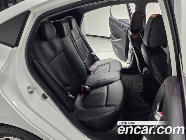 Hyundai Accent 2015 — photo 11