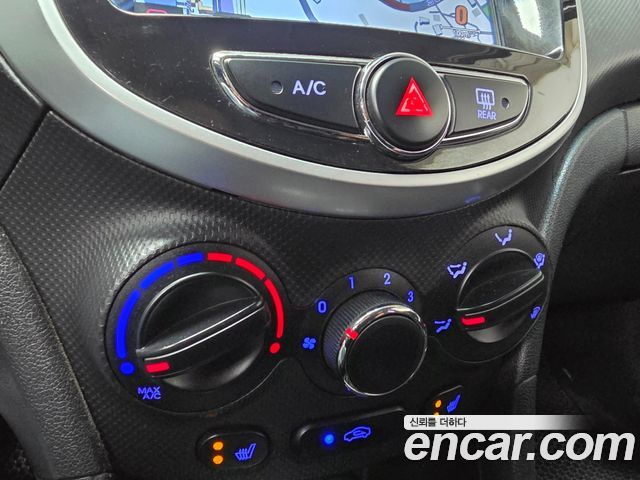 Hyundai Accent 2015 — photo 14