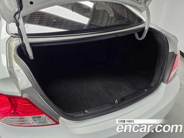 Hyundai Accent 2015 — photo 18