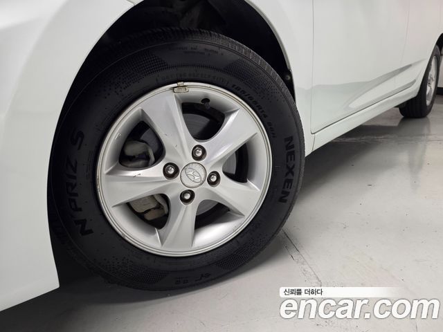Hyundai Accent 2015 — photo 19