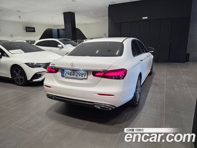 Mercedes-Benz E-Class 2023 — photo 2