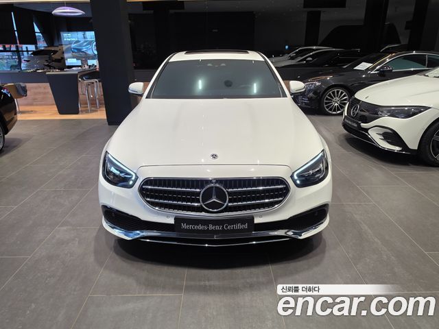 Mercedes-Benz E-Class 2023 — photo 3