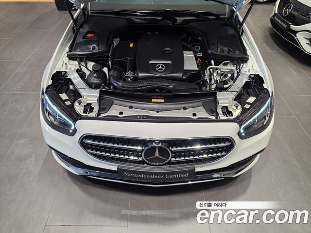 Mercedes-Benz E-Class 2023 — photo 6