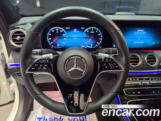 Mercedes-Benz E-Class 2023 — photo 17
