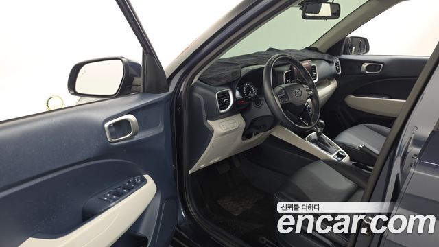 Hyundai Venue 2022 — photo 13