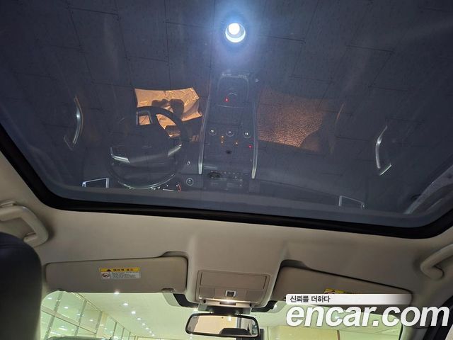 Land Rover Discovery Sport 2017 — photo 17
