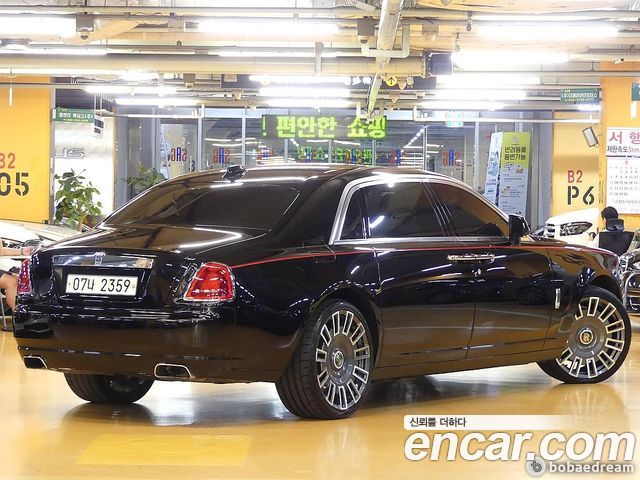 Rolls-Royce Ghost 2018 — photo 2