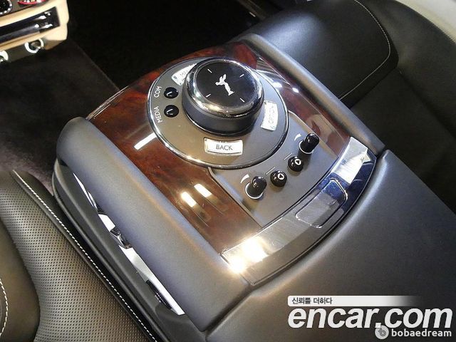 Rolls-Royce Ghost 2018 — photo 14