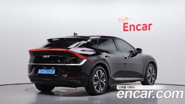 Kia EV6 2023 — photo 2