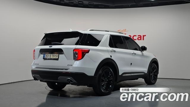 Ford Explorer 2022 — photo 2