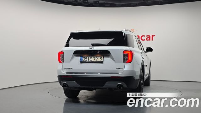 Ford Explorer 2022 — photo 4