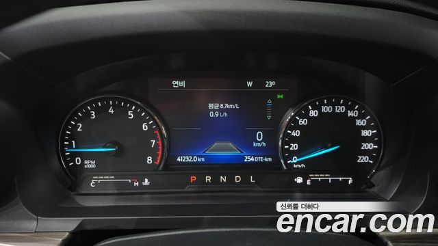 Ford Explorer 2022 — photo 8