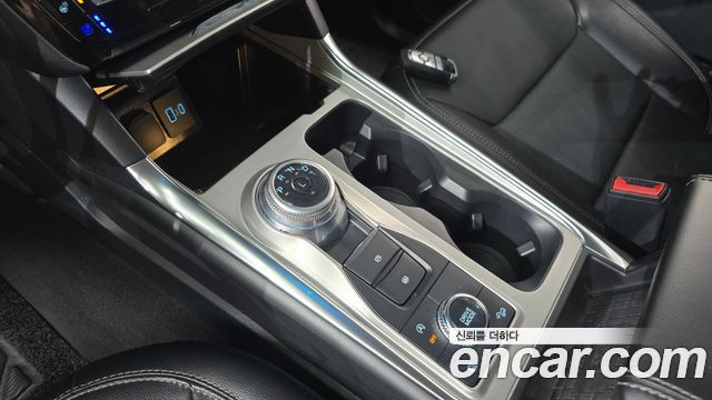 Ford Explorer 2022 — photo 9