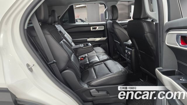 Ford Explorer 2022 — photo 11