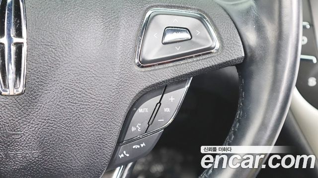 Lincoln MKC 2017 — photo 12