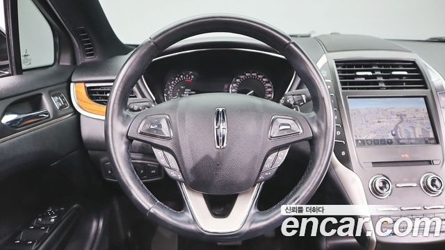 Lincoln MKC 2017 — photo 13