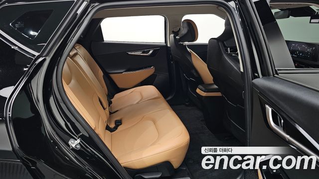 Kia EV6 2023 — photo 18