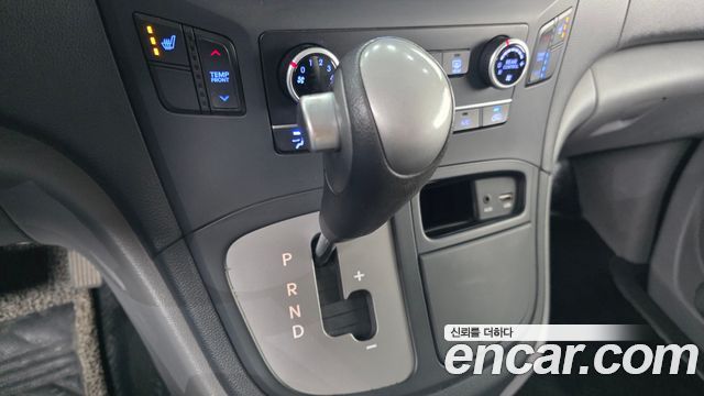 Hyundai Starex 2016 — photo 9