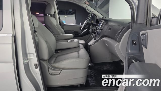 Hyundai Starex 2016 — photo 11