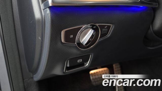 Mercedes-Benz S-Class 2019 — photo 27