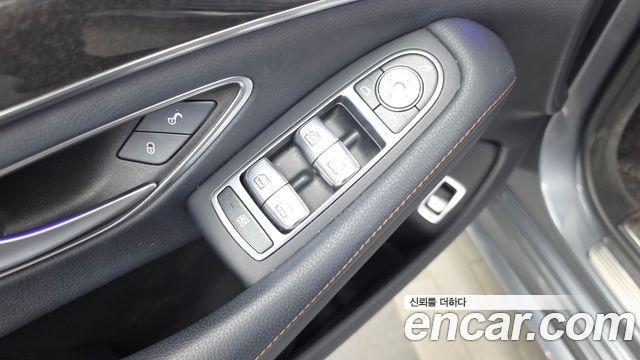 Mercedes-Benz S-Class 2019 — photo 30