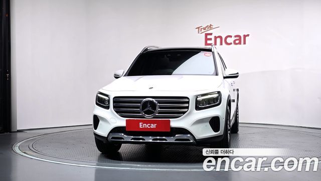 Mercedes-Benz GLB-Class 2024 — photo 3