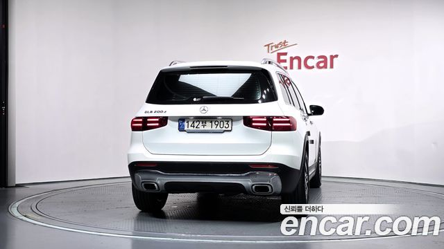 Mercedes-Benz GLB-Class 2024 — photo 4
