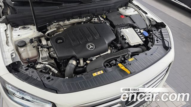 Mercedes-Benz GLB-Class 2024 — photo 6