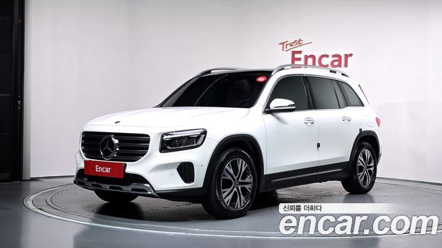 Mercedes-Benz GLB-Class 2024 — photo 10