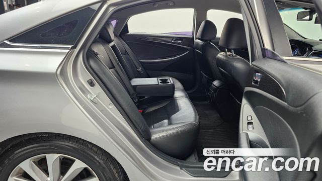 Hyundai Sonata 2013 — photo 17