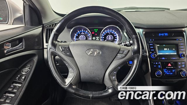 Hyundai Sonata 2013 — photo 18