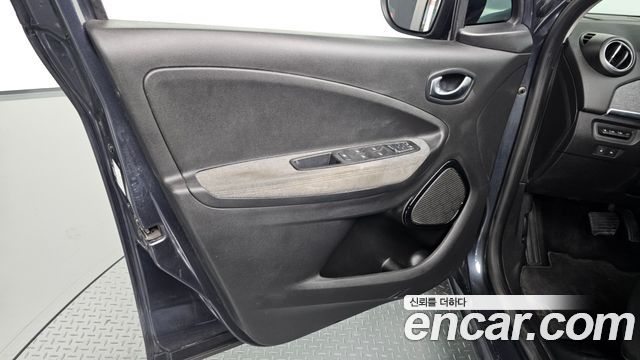 Renault Korea Zoe 2021 — photo 14