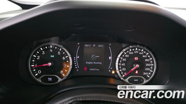 Jeep Renegade 2017 — photo 8