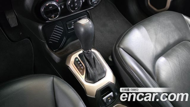 Jeep Renegade 2017 — photo 9