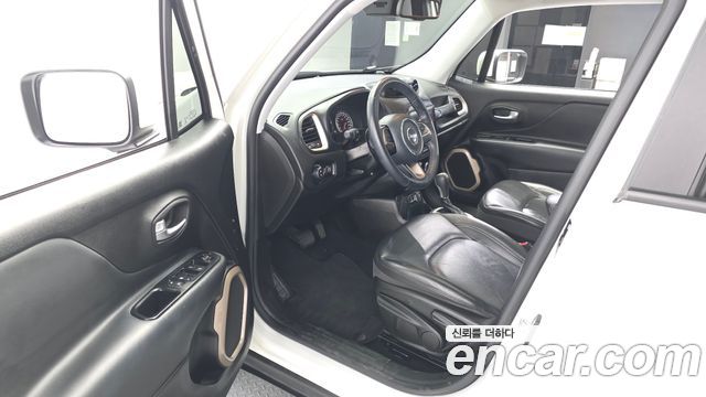 Jeep Renegade 2017 — photo 10
