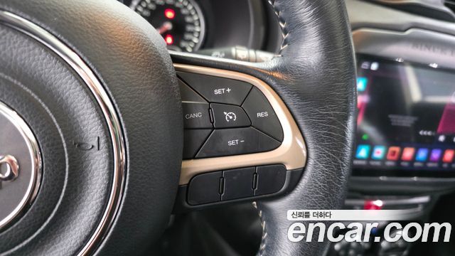 Jeep Renegade 2017 — photo 14